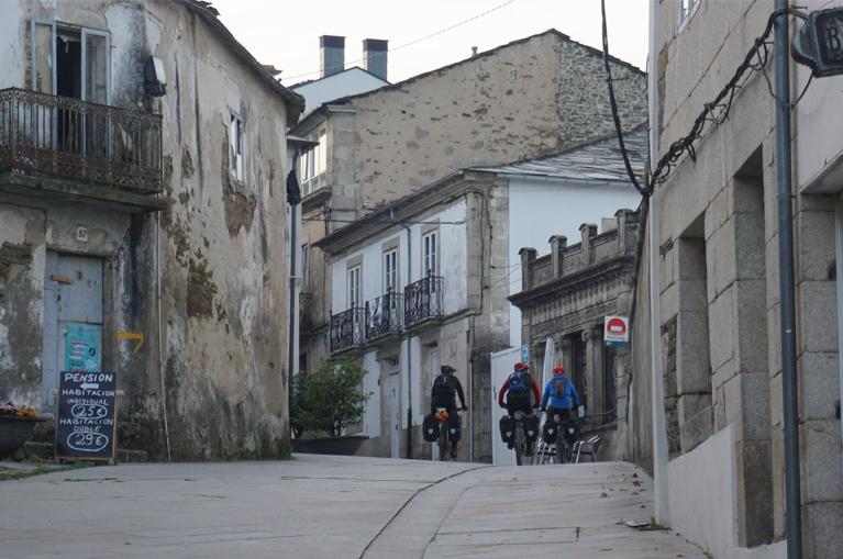 Cyclings through town Camino